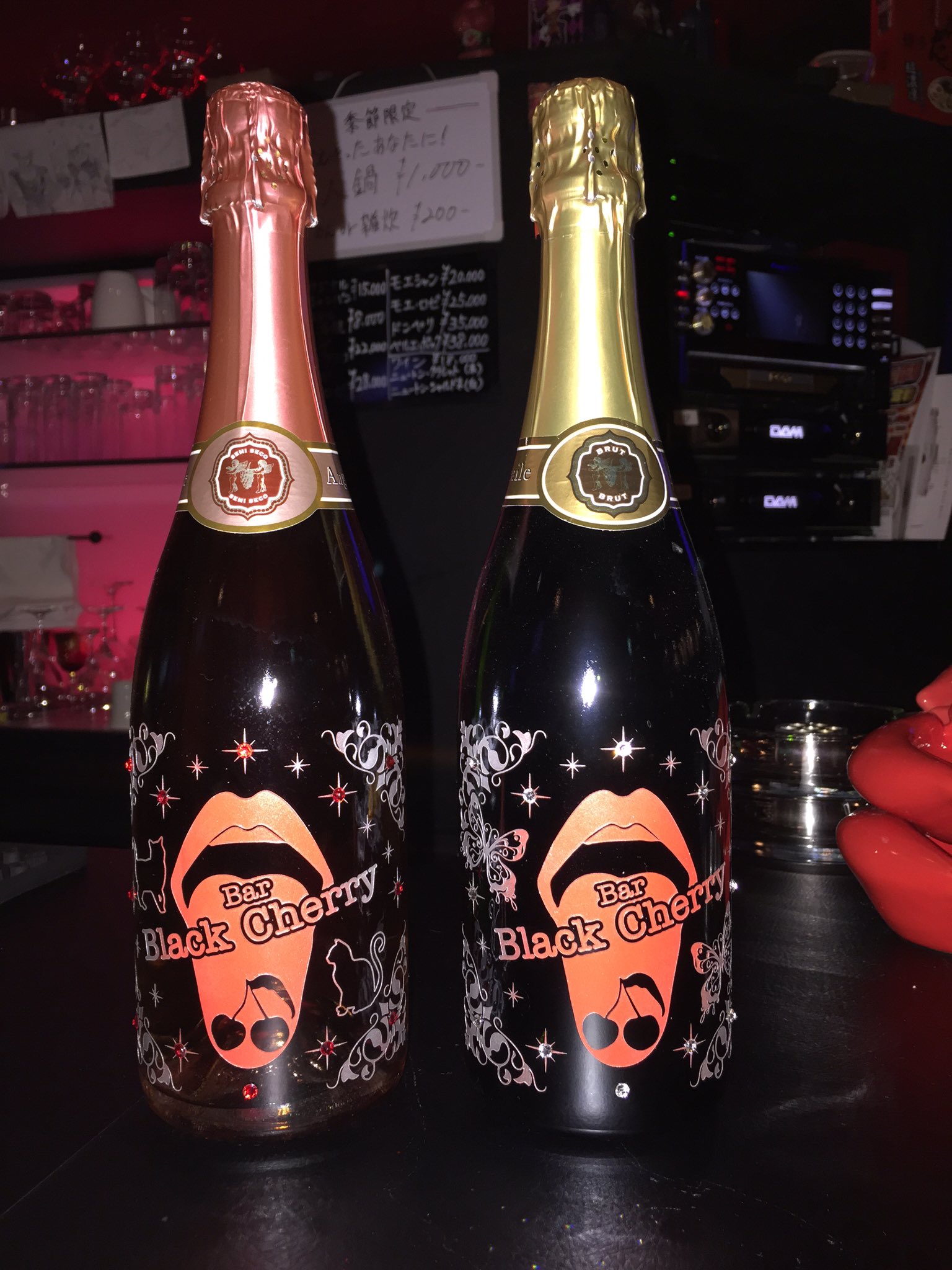Bar Black Cherry On Twitter 新オリシャン出来た ってか 白とロゼを逆にしないと 黒猫にならない でも カッコイイ