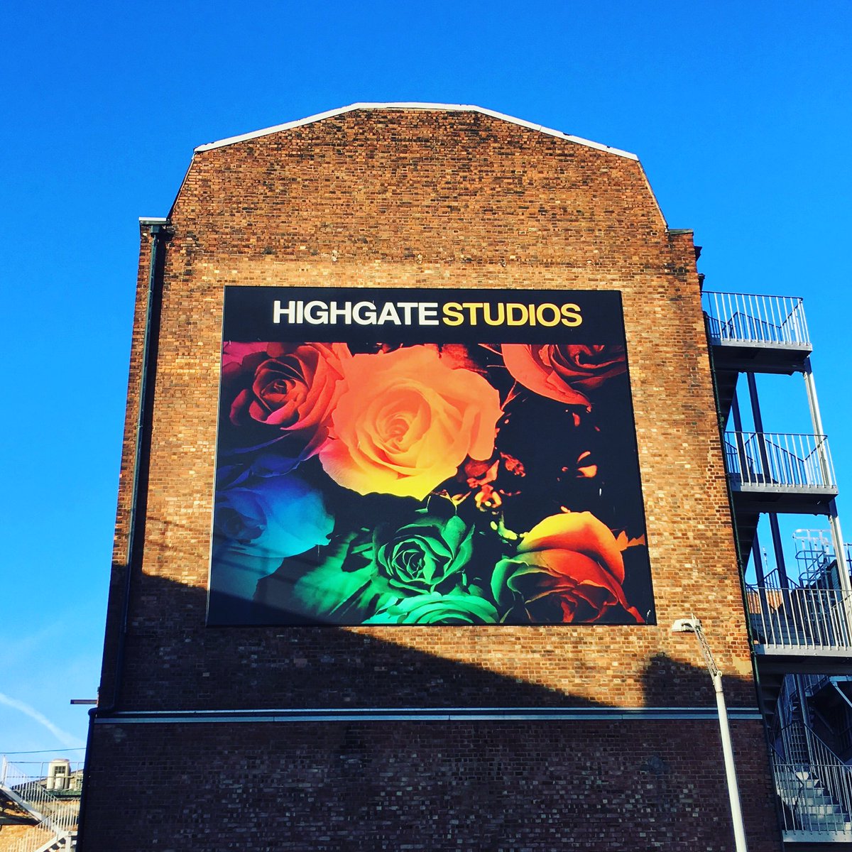 georgelythe1's tweet photo. 🖥 New #workdigs 👌🏼 #beautiful #crisp #sunnyday #highgatestudios #kentishtown https://t.co/v5NNfQDzVh