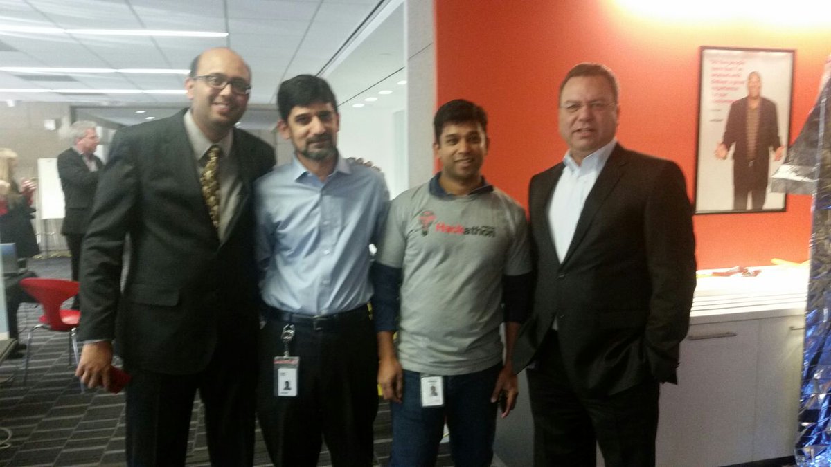 rajeevc181's tweet image. Vic Bhagat, our CIO at our Tech fair #DevOpsVZ #techwormholevz @VicBhagat