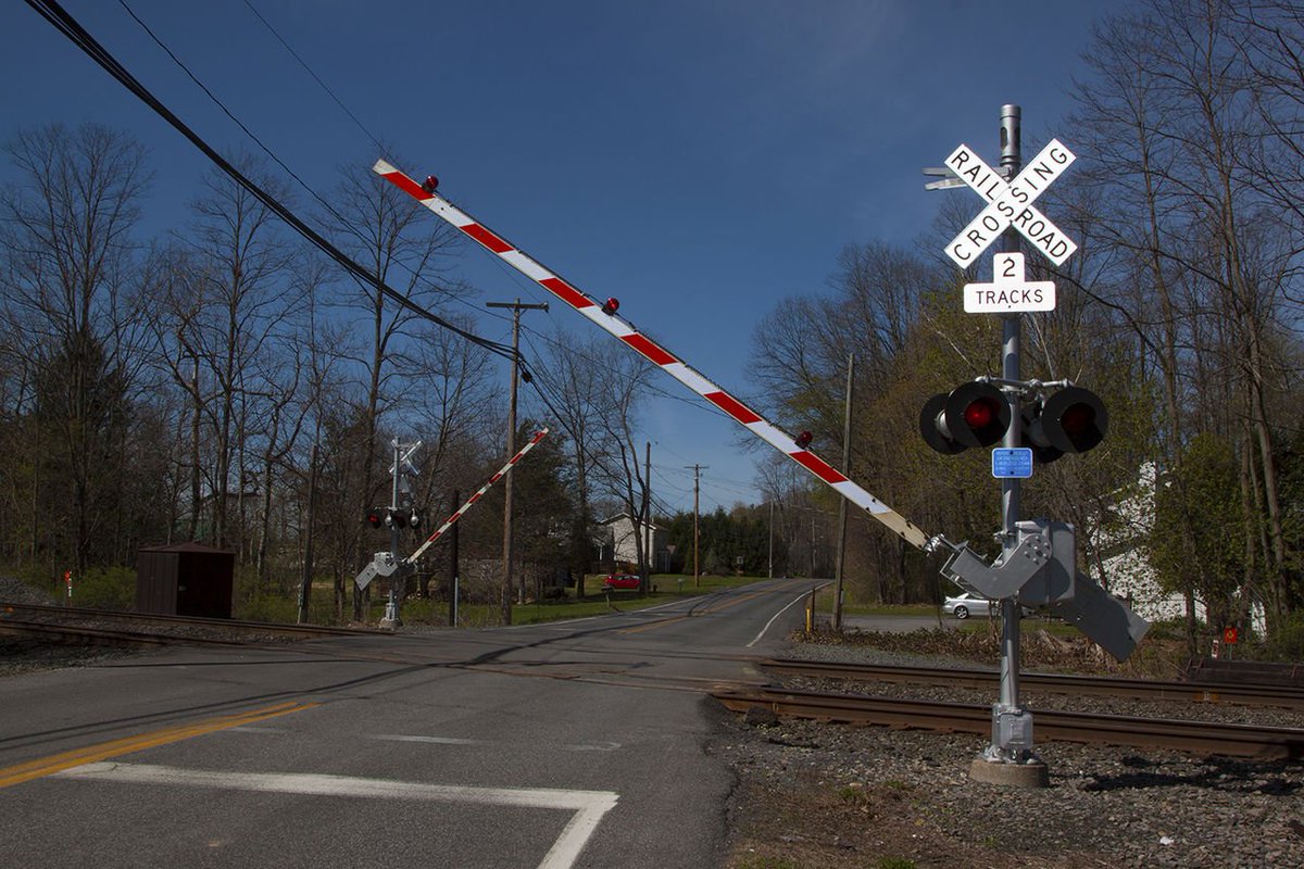 CSX's tweet image. Reminder: #PlayItSafe this holiday season!