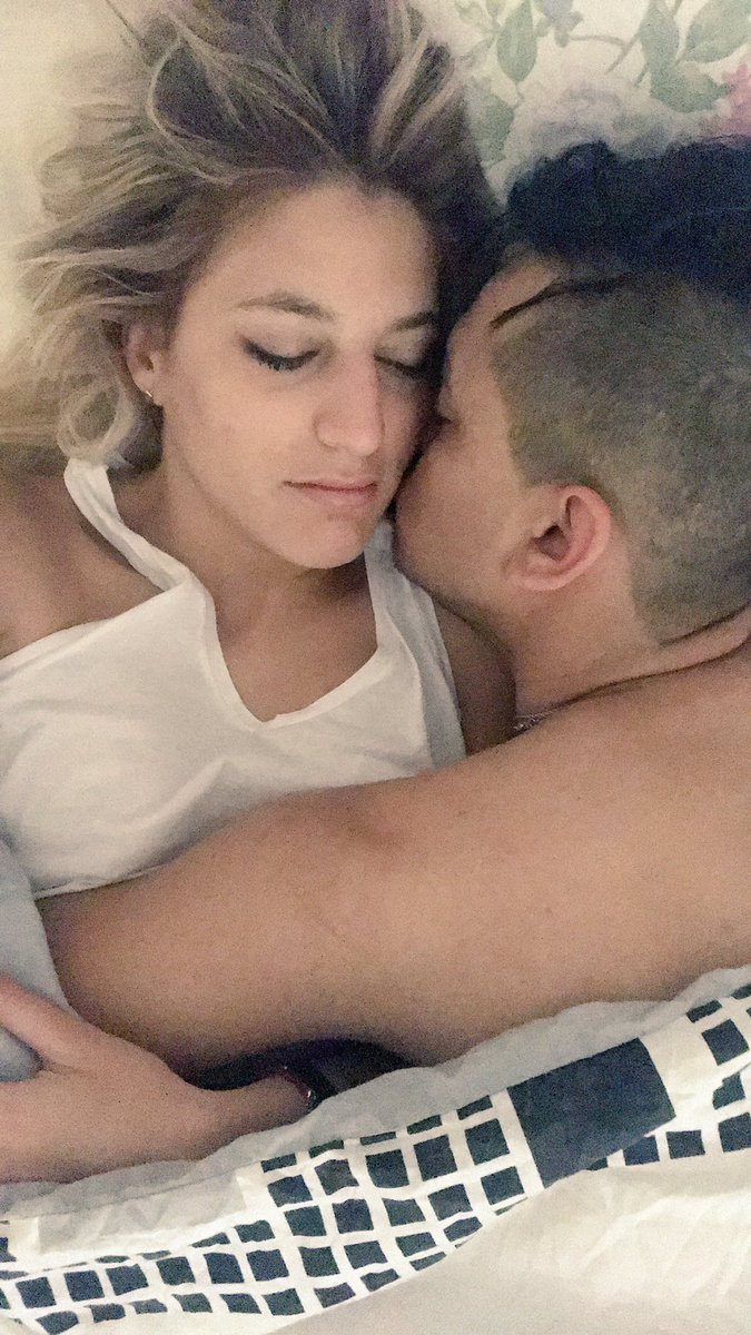 Marian_btc's tweet photo. Llego el día @BLanzelottaOK te amo💥💕hoy la rompes mi vida💣🙌😎🎭 https://t.co/S5yrGVQWVN