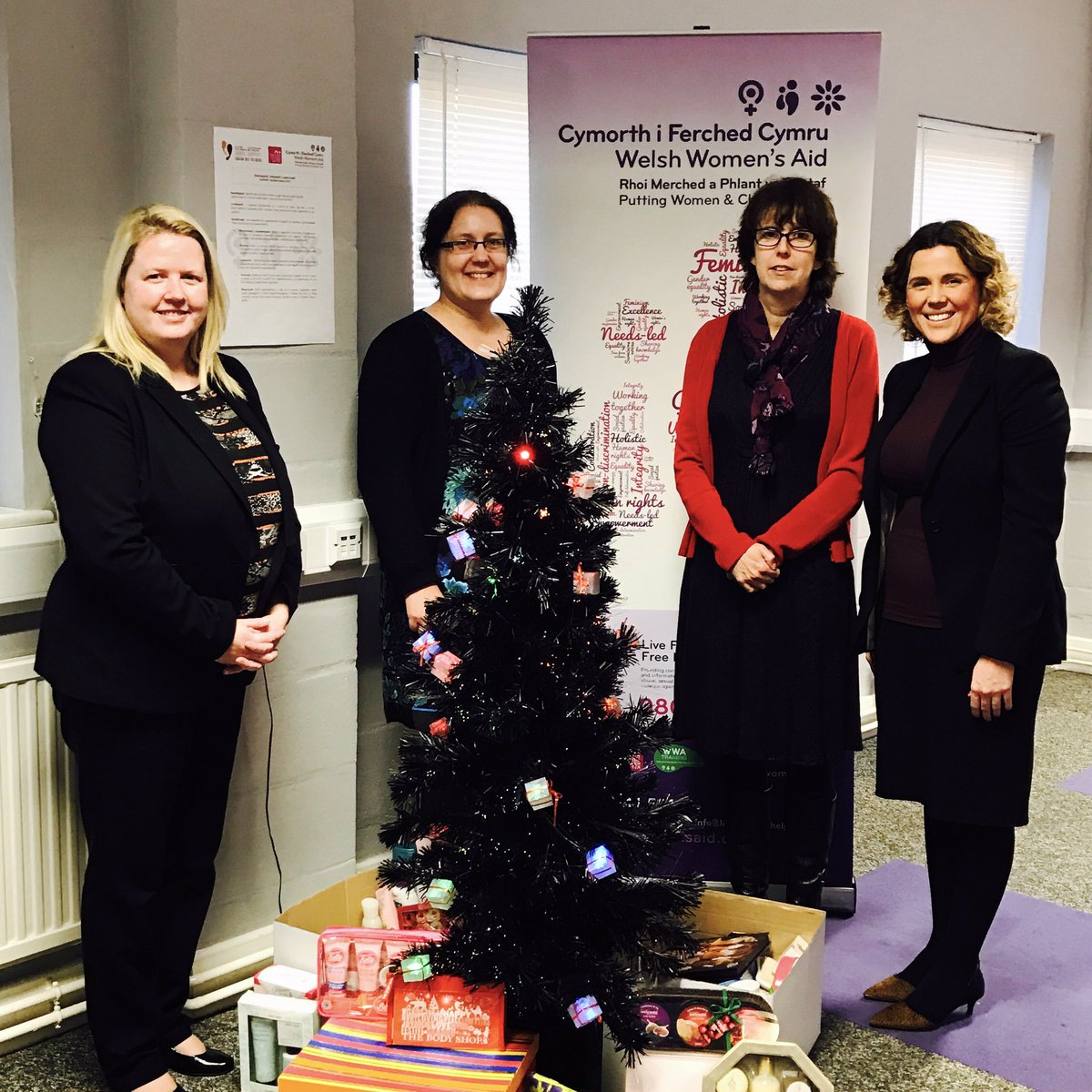 CatrinMorgan82's tweet photo. Such a rewarding morning making donations &amp; working in partnership with @WelshWomensAid #EnterpriseRentACar #HomeOffice #Community https://t.co/LMjKoFzoAl