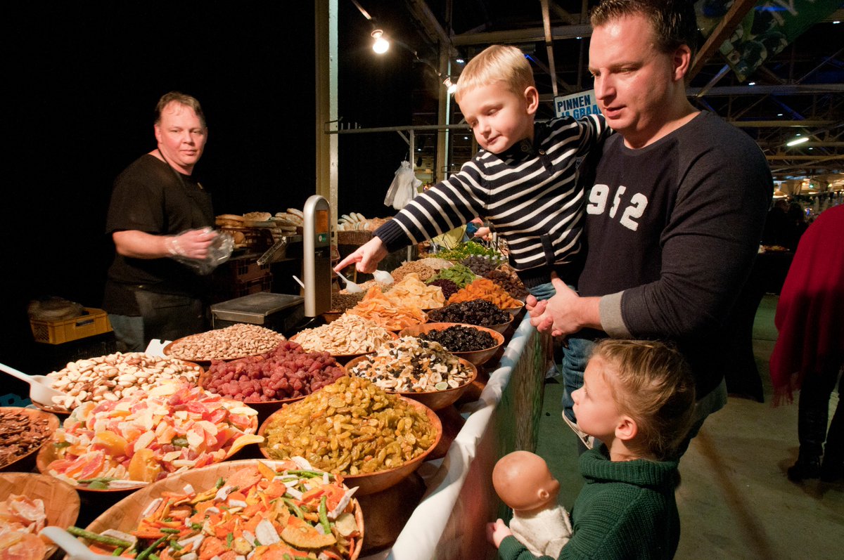 roaming010's tweet image. Roaming Rotterdam ging naar de @VanNelleFabriek voor alweer de 50e @swanmarkett Rotterdam. Lees: roamingrotterdam.com/uncategorized/…