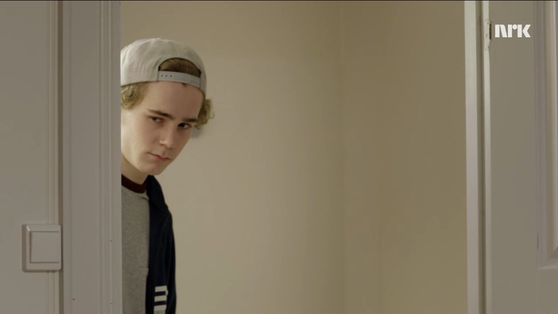 hollamcavoy's tweet photo. When you want to take part in #skamselfie but y'all ugly and have no good selfies https://t.co/hUQfShg0hC