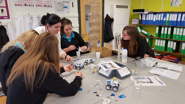 StudioWest_'s tweet photo. Yr9 +10 girls enjoyed a great STEM day with @GreenShiftEduc
So many amazing careers for females in the North East!
#learningthatconnects https://t.co/Y4JAmALVoR