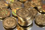 GroupBTCFrance's tweet photo. Le #Bitcoin pourrait atteindre des records à plus de 2000 dollars, selon certains analystes !! (y)
 https://t.co/S7CfYolO95 https://t.co/FoTpdwu96s