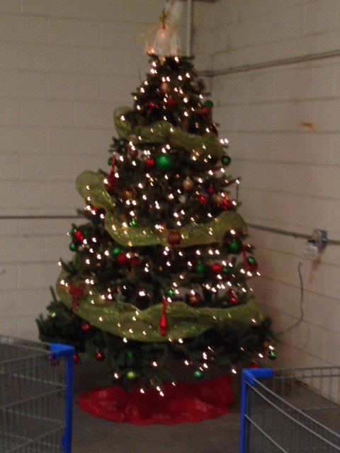 DPMCanty's tweet image. Talked to grateful families standing in pick-up line for #ToysforTots from @SalvationArmyUS - most were working poor #donationshelp