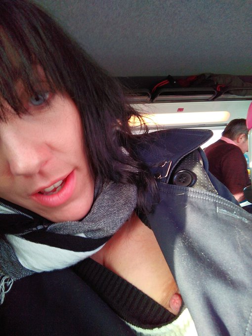 Oups !!! Un sein en vadrouille dans le train !! #nipple #exhib #AlerteAttensein #NGOT #RT https://t.<a href="/tag/rt"class="tags"><span>#rt</span></a><a href="/tag/nipple"class="tags"><span>#nipple</span></a><a href="/tag/exhib"class="tags"><span>#exhib</span></a><a href="/tag/ngot"class="tags"><span>#ngot</span></a><a href="/tag/alerteattensein"class="tags"><span>#alerteattensein</span></a>