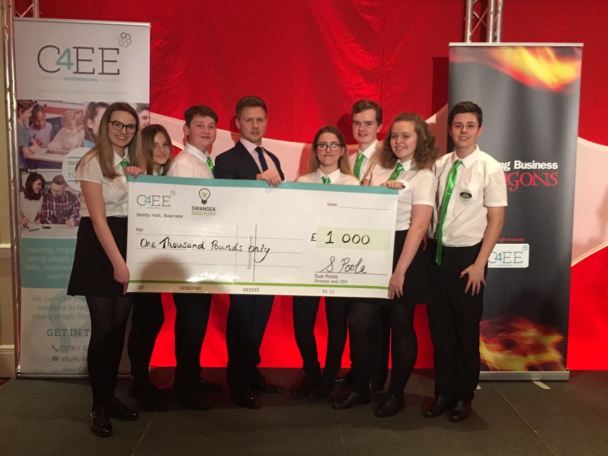 JoJo_Business's tweet photo. So proud of these amazing youngsters. September they didn't know each other and now they are the winning team! #YBD2016 @SeeFituk https://t.co/QGHW6Y3dSH