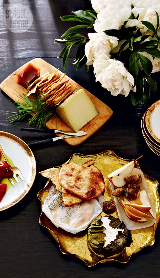 StyleAtHome's tweet photo. We've put together our list of 25 tasty #appetizers to serve at this year's #holidayparty https://t.co/rR82k6nmZQ https://t.co/kNegCZmTVx