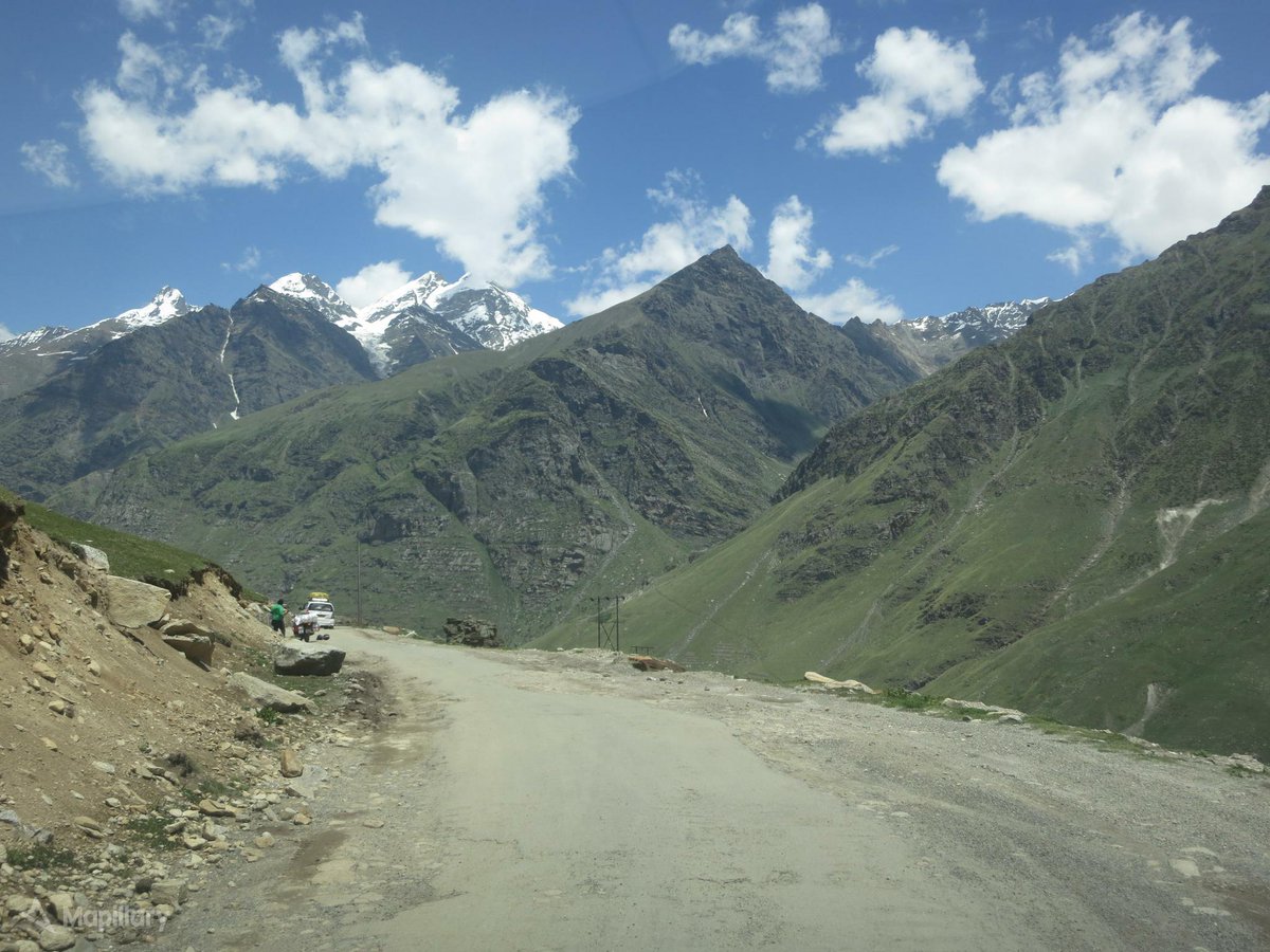 mapillary's tweet photo. #Gramphoo, #India (by lto). https://t.co/glZAnyf6RM #MapillaryExplore #mountains #serpentine https://t.co/CfIwkEcl9l