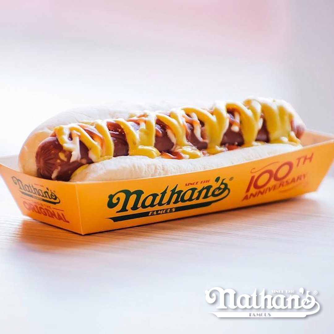 Nathanspty's tweet photo. ¿Qué esperas? ¡Pide ya tu hot dog, llamando solo al 203-0099!😉#nathanspanama #delivery https://t.co/X7JomlgorC