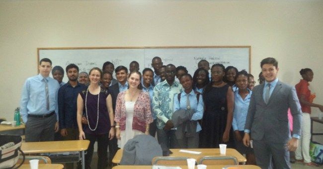 CCIProgram's tweet photo. For #IEW2016, @CCIProgram alumna Stephanie collaborated with @FulbrightPrgrm ETA's in Côte d’Ivoire https://t.co/NZChqkeHhf #ExchangeAlumni https://t.co/Zmz6ymM6S1