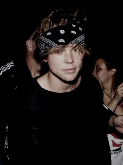 I don't wanna live forever, 'cause I know I'll be living in vain