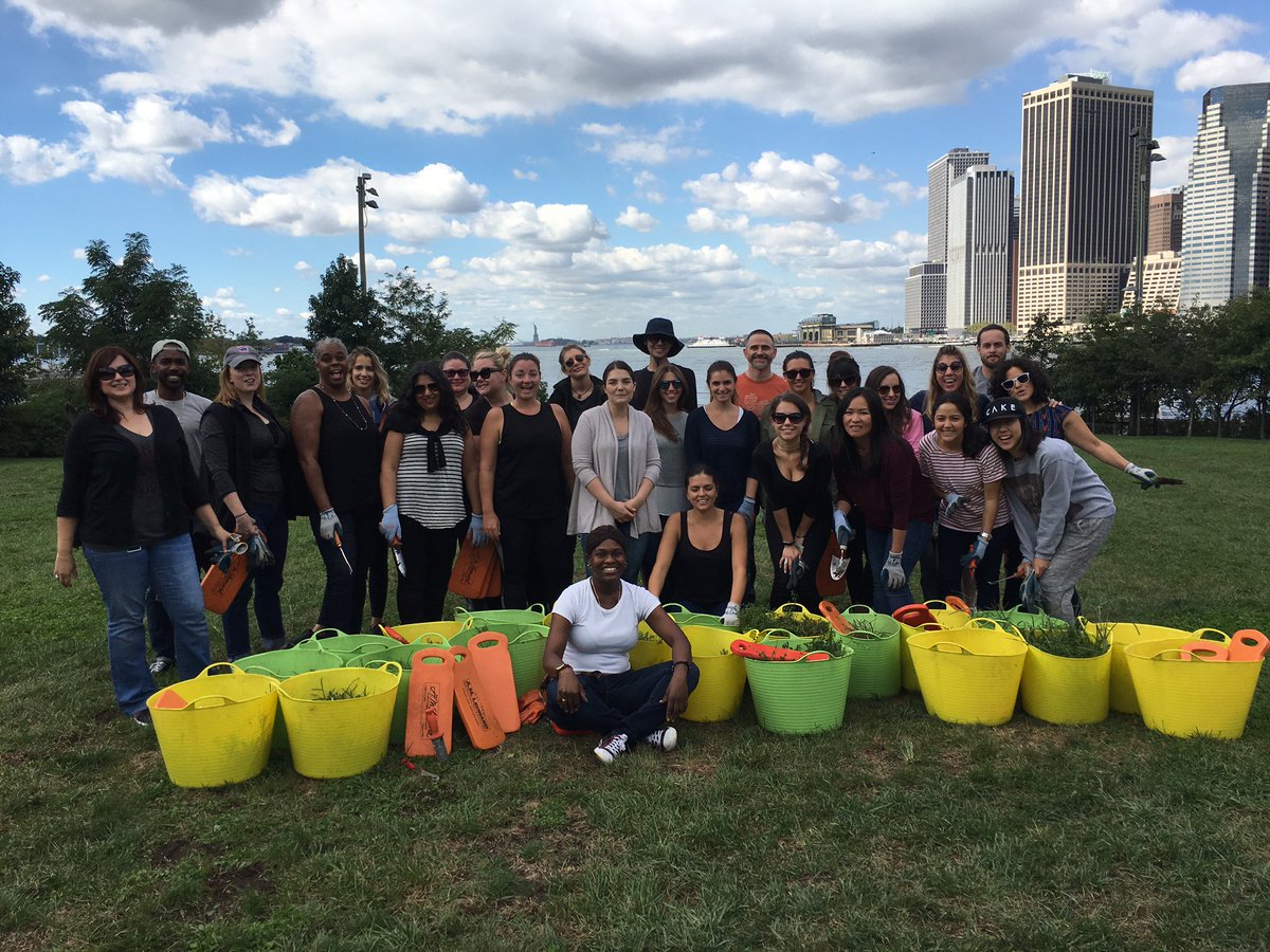 bbpnyc's tweet photo. This year, 1,842 volunteers contributed over 7,000 hours to the park. Thank you all so much! https://t.co/Afb9lKoZ2l https://t.co/B9zIxqXZsh