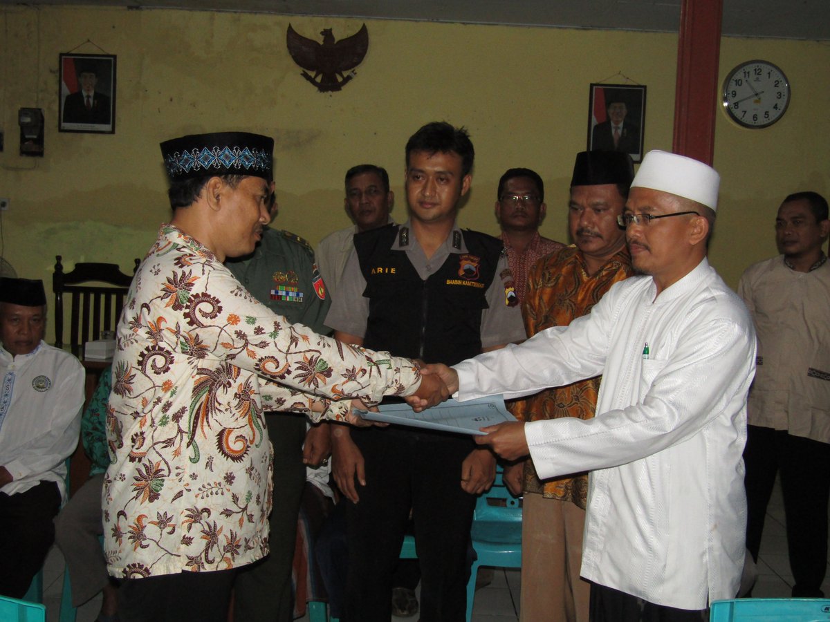 kelwiduriSKPD's tweet photo. @humaspemalang @PemkabPemalang @kecpemalang1 Alhamdulillah Pengukuhan Pengurus MUI Kelurahan Widuri berjalan lancar.. https://t.co/iXD3VBcvF3