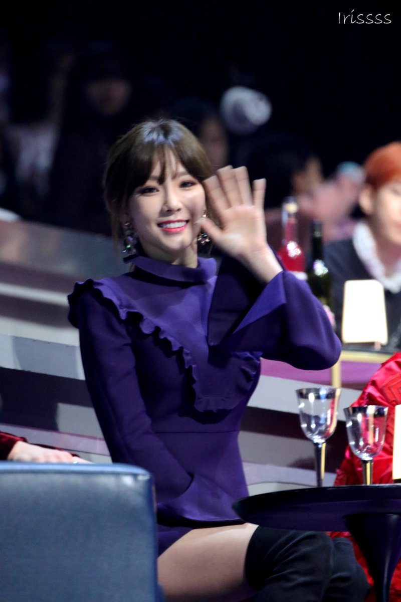 [PIC][01-12-2016]TaeYeon khởi hành đi Hồng Kông để tham dự "2016 Mnet Asian Music Awards" vào hôm nay  - Page 10 CzpqrrlVEAA7I3W