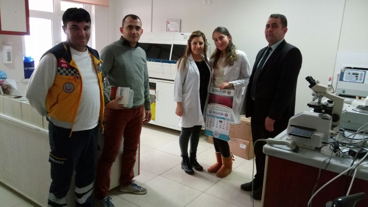 DOGANebu's tweet image. 2017 yılı takvimi  dağıtımı başladı. Tüm teşkilat mensubu arkadaşlarıma teşekkür ederim.