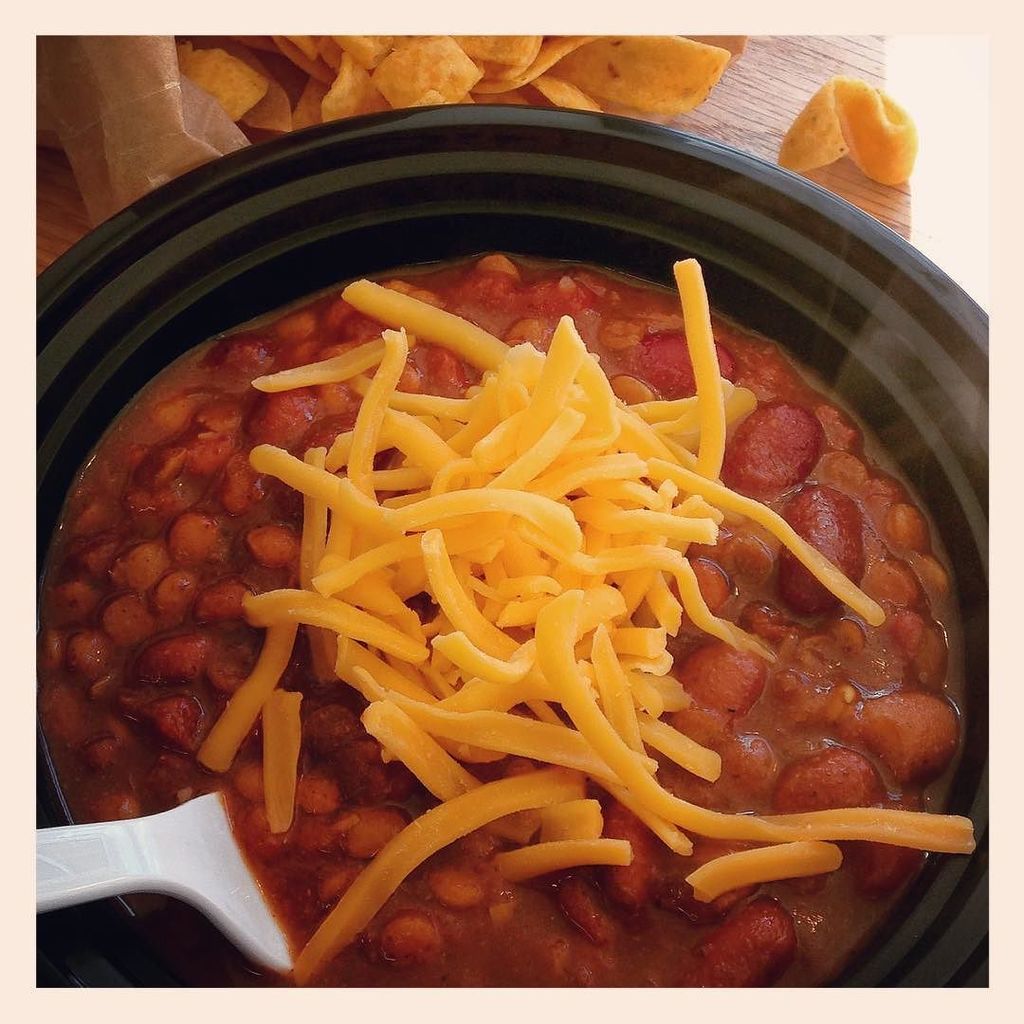 Frito Chili Pie (ask for no cheese for vegan) <a href="/blue_7/">blue_7</a> today 11-1! ift.tt/2gAV29h