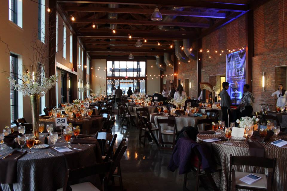 csspecialevents's tweet image. RT @theknot: Love champagne? Try one of these ideas for your wedding! #ad trib.al/WXgnNRk