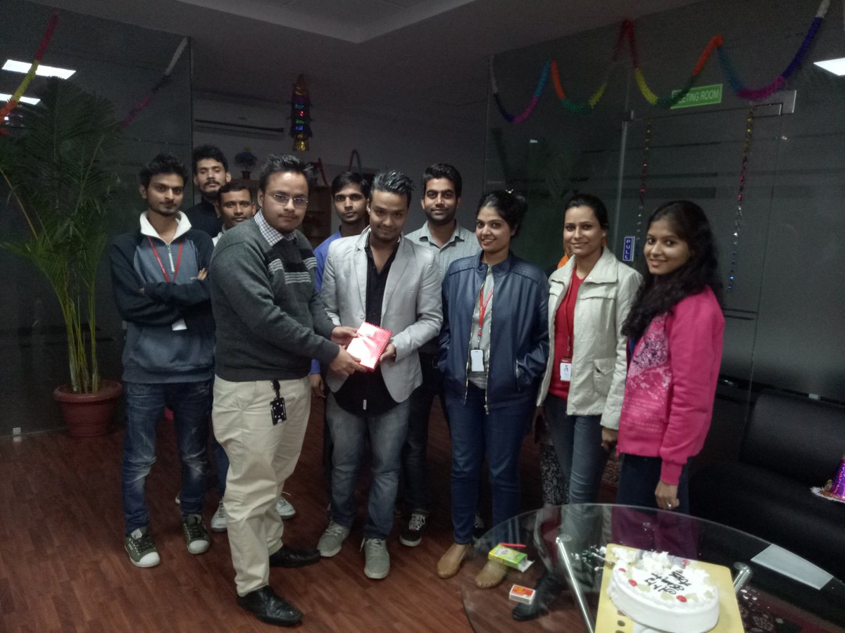 FluperOfficial's tweet photo. #happyBirthday #Fluper #Celebrations #fluperfun https://t.co/xTOqiTVK95