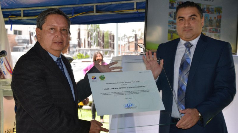 EcuadorMAE's tweet photo. [BOLETÍN] Cinco instituciones públicas y privadas recibieron el reconocimiento ecuatoriano ambiental “Punto Verde” https://t.co/6C2gTG8O8Z https://t.co/QhXnX4k0Hz