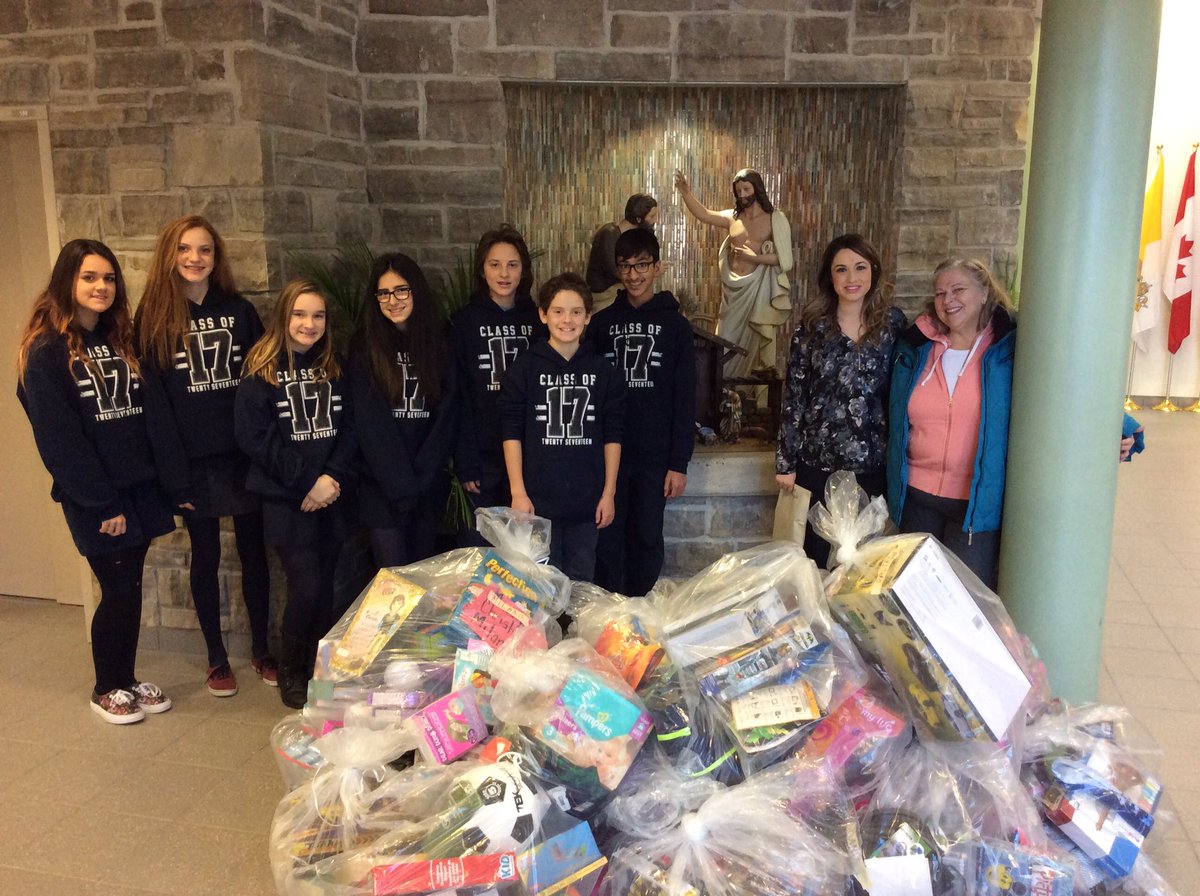 ACaiella's tweet photo. Christmas Angels program: mission complete. Bags of goodies & gift cards ready to be received.#stthces #stagnes #hwcdsb #corporalactsofmercy https://t.co/0rr1a0Vhb0