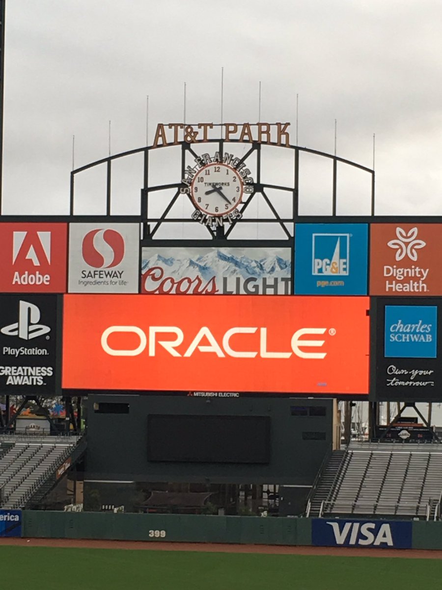 erinstachowicz's tweet image. Doors are open at AT&amp;amp;T Park for the @oracle Node.js Hackathon! #developerchallenge #hackathon #oracle #citybythebay