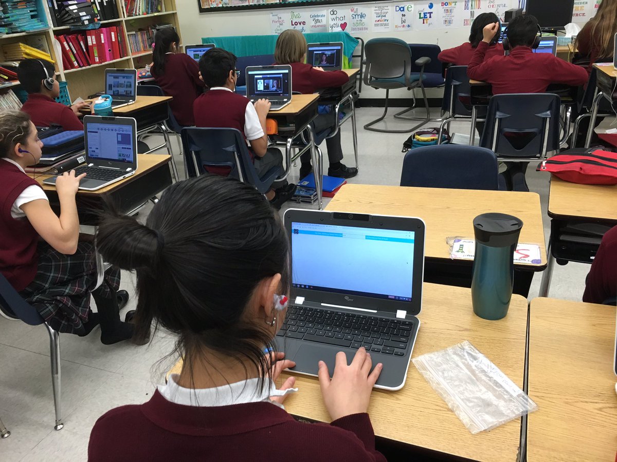 6CSSMS's tweet photo. We might be a little late but we are getting our #HourofCode on! @codeorg @ffca_sms @ffcaedu #ffcaworks https://t.co/KP3ZbO3VzN