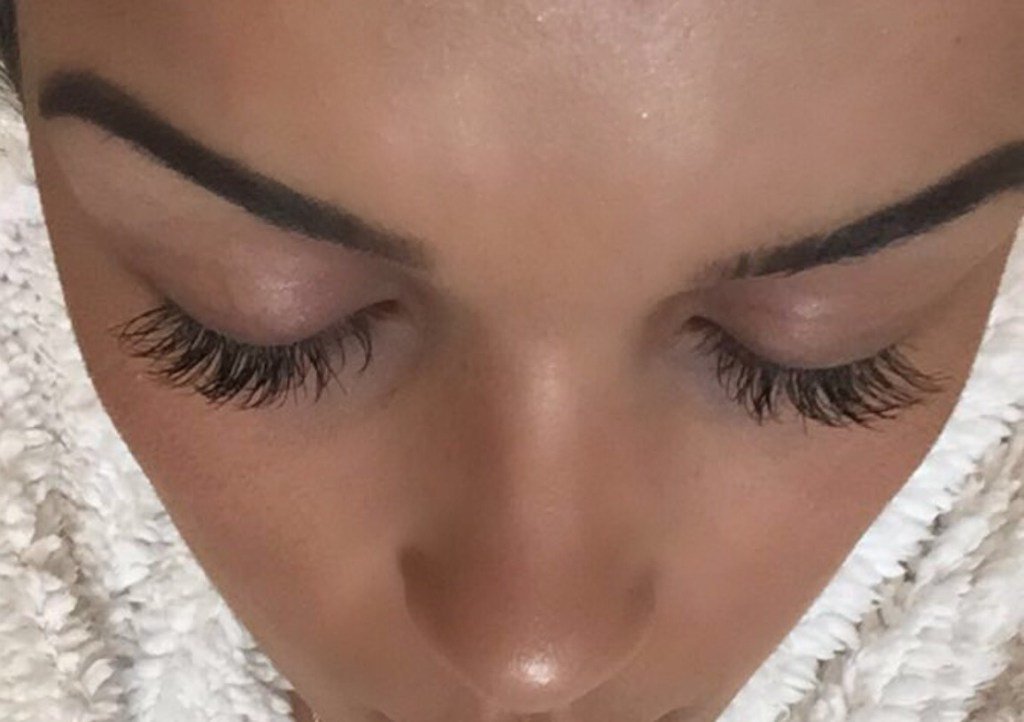 BeautBlog's tweet image. Eyelash Extensions…YAY or nay? thebeautblog.wordpress.com/2016/12/14/eye…