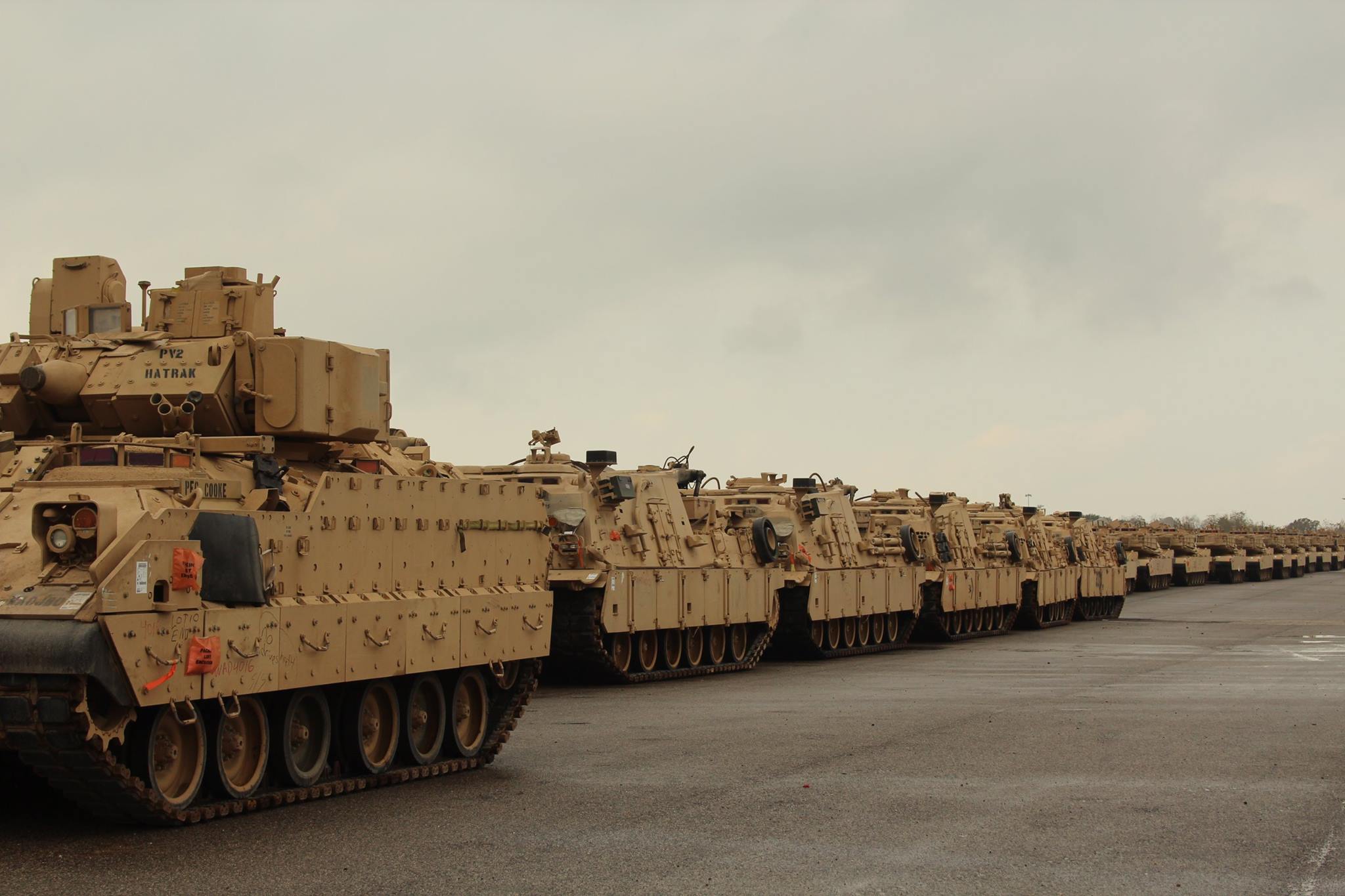 белый так американская военная техника фото синий кит