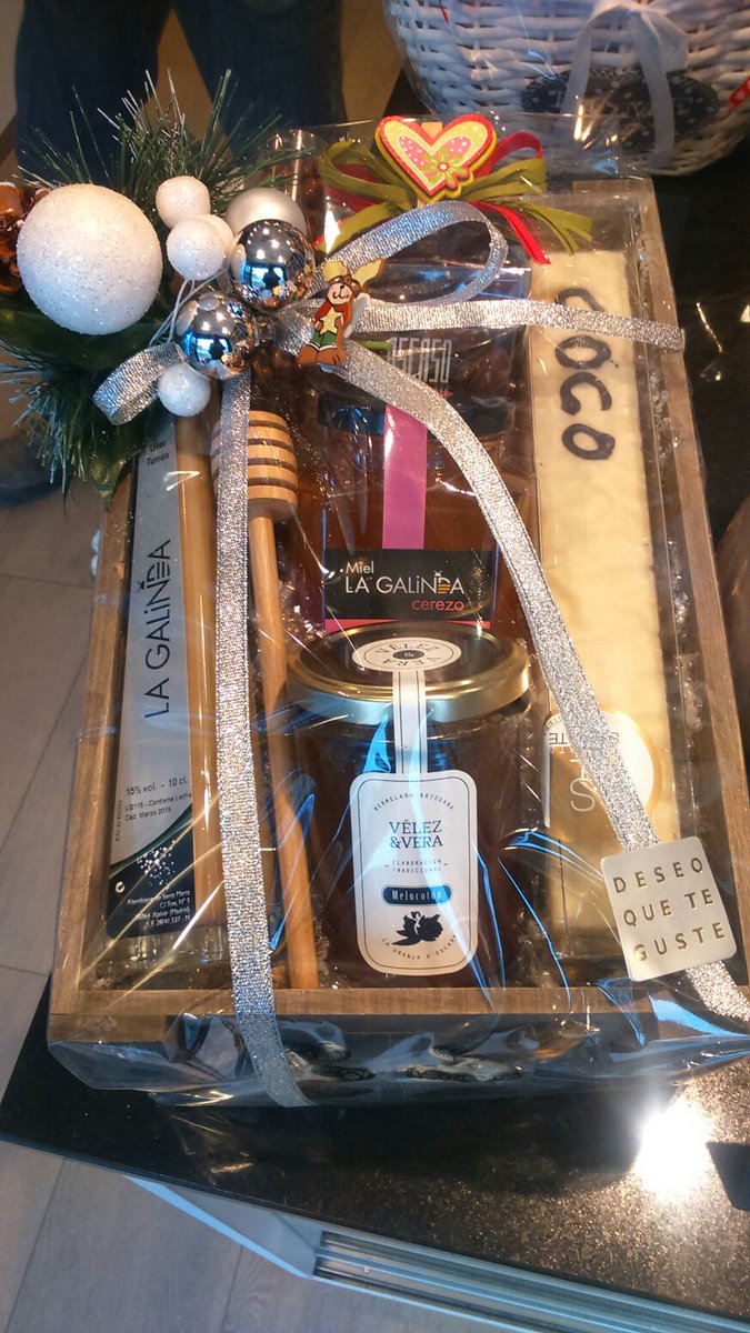 Más ejemplos de cestas de regalo navideñas. ¿A que son una monada? 🍯🍯😍😍