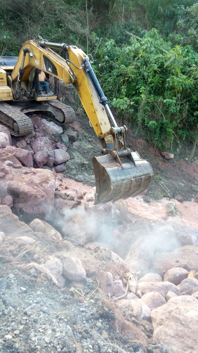 #Aviso Para darle respuesta rápida a los habitantes de Cárdenas y Andrés Bello, cerraremos el paso mañana y el viernes para vaciar losa piso