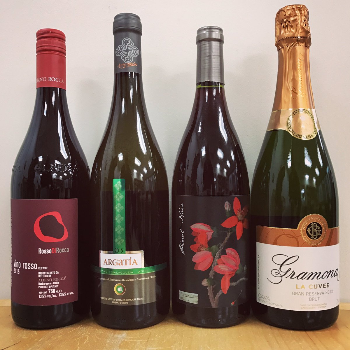 4 wines that can be given as gifts with no need for wrap. @ArgatiaWines #AlbinoRocca @ginnypovall @cavasgramona #DrinkVerity #WineWednesday