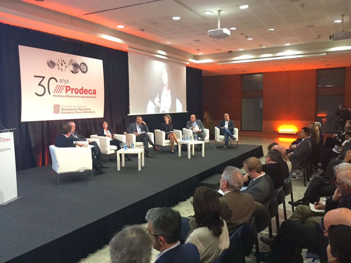 agriculturacat's tweet photo. Debat sobre l'evolució del sector agroalimentari @TriasBiscuits @olissole @FRIME_SA #Caula #PomaGirona #Roqueta @prodeCAT https://t.co/OeMR5Ps9of