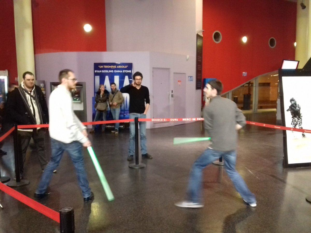 AnjouSaber's tweet photo. Des experts du sabre dans le public ! https://t.co/lPmj0MY0T0
