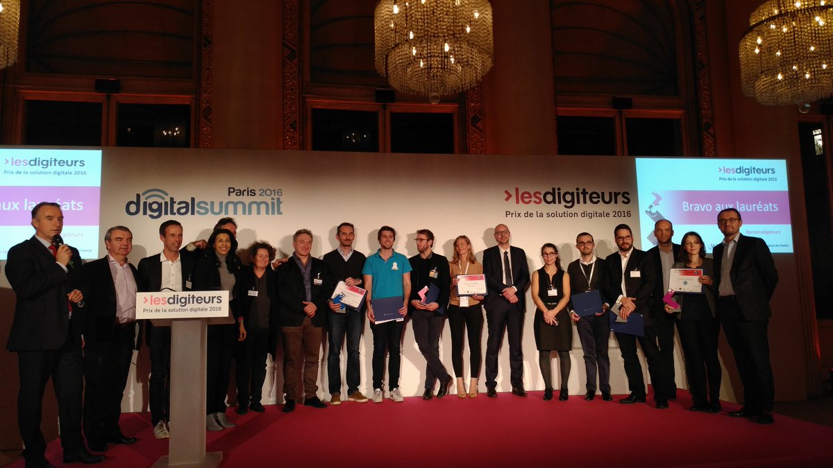 Beaboss_mag's tweet image. La photo de finish au prix @lesdigiteurs de la solution digitale #digitsummit