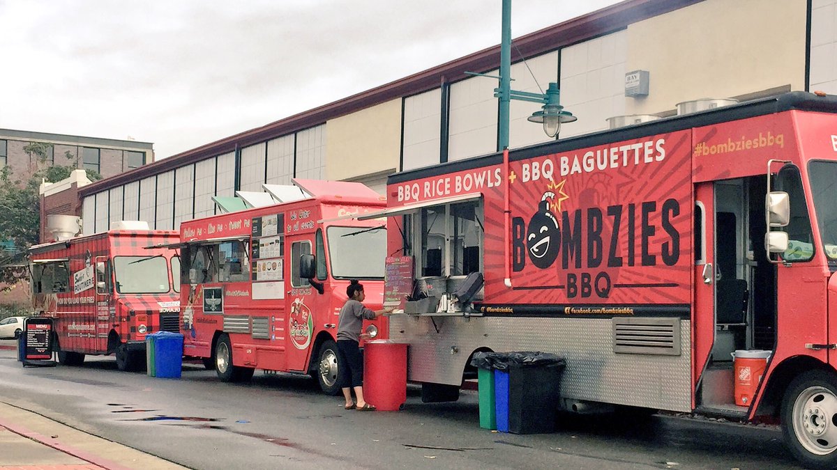 OtG:Emeryville (next to the Civic Center) is now open! <a href="/BombziesBBQ/">Bombzies BBQ</a> <a href="/GrabAndGoKabob/">GrabAndGoKabob</a> <a href="/SmokesPhilly/">Smokes Philly</a> are all here until 2pm!