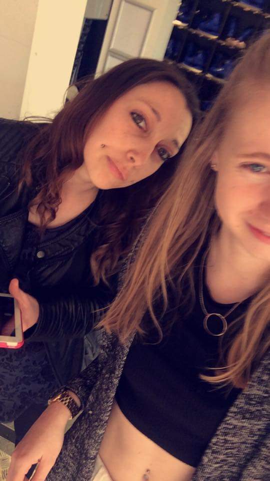 psychobunny87's tweet photo. Me and my gorgeous cousin. https://t.co/fj3imQNihE