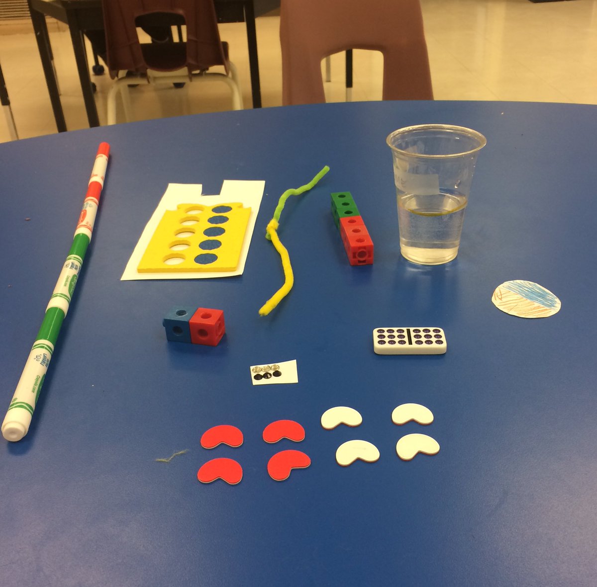 MsLRosenberg's tweet photo. We are learning to represent and recognize fractions... how many ways can you show 1/2? #fractionfun @MountAlbertPS https://t.co/9wa2nlZJ7t