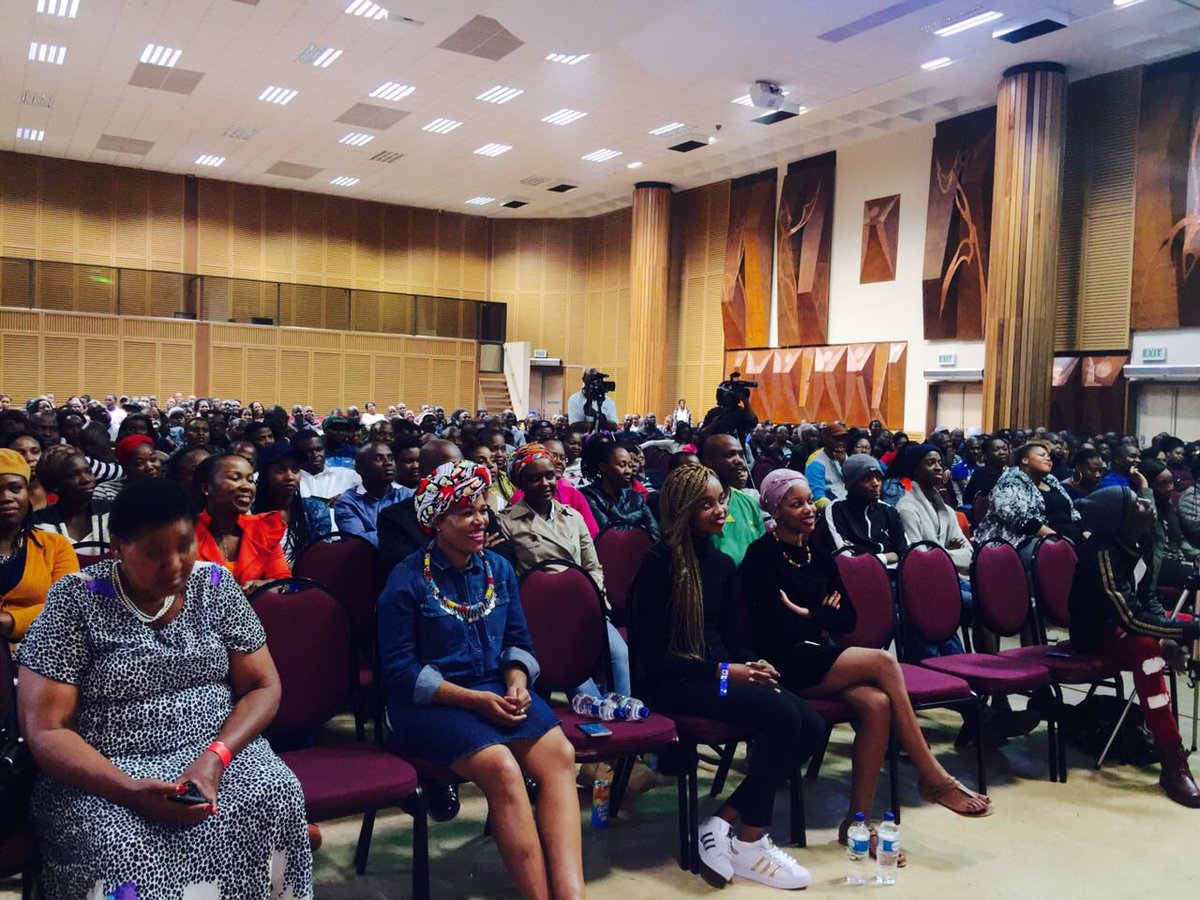 moloko_moloto's tweet photo. #Mapungubwe2016
#ComedySession@JackBotes
#MashabelaGalane
#Skhumba
#Salesman https://t.co/LhGwbHks9u
