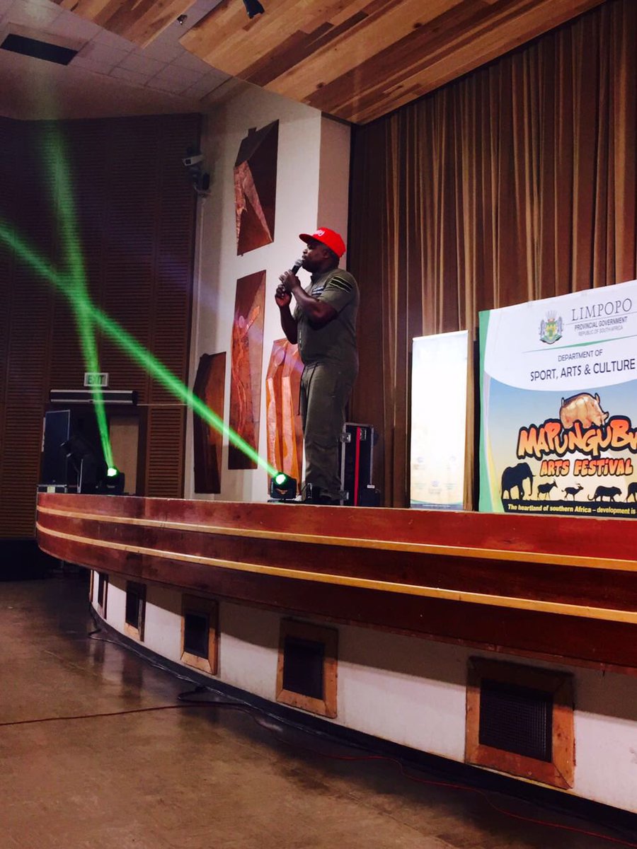 moloko_moloto's tweet photo. #Mapungubwe2016
#ComedySession@JackBotes
#MashabelaGalane
#Skhumba
#Salesman https://t.co/LhGwbHks9u