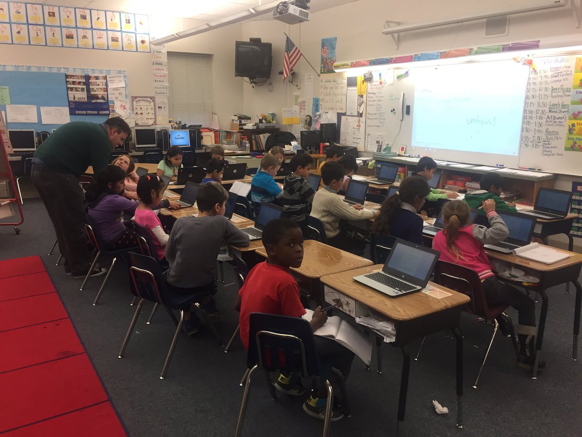 bmgollinger's tweet image. Only their second time on the Chromebooks and Mr. Lima&apos;s amazing 2nd Grades are already using Google Classroom and Google forms! @EdTechGSD