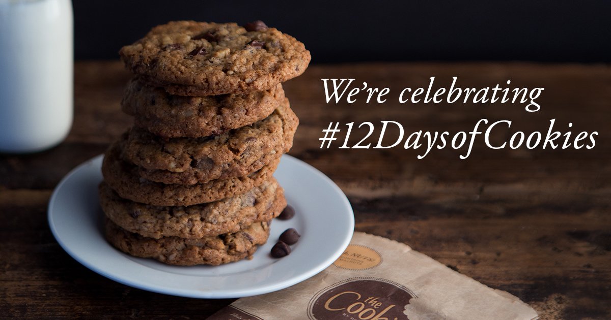 DoubleTreeAkron's tweet image. We&apos;re in the giving spirit this holiday season.  Stop by @DoubleTreeAkron for a free DoubleTree Cookie now through 12/24! #12DaysOfCookies,