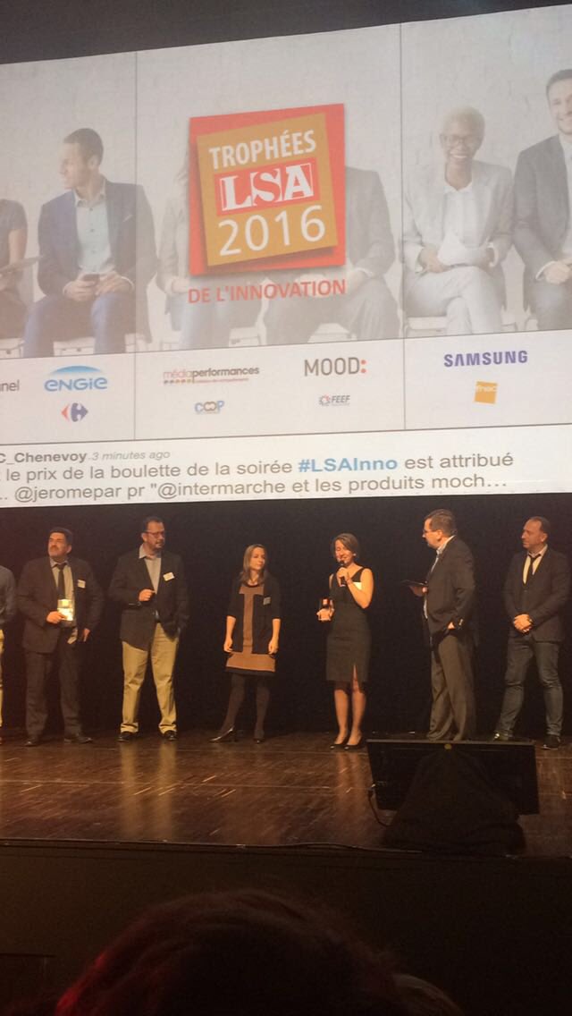 CarrefourFrance's tweet photo. 🏆 Trophées #LSAinno : Catégorie magasins alimentaires prix reçu pr notre magasin de Saint-Marcel, moderne, gourmet &amp; ancré dans son quartier https://t.co/LGfcZ23f1L