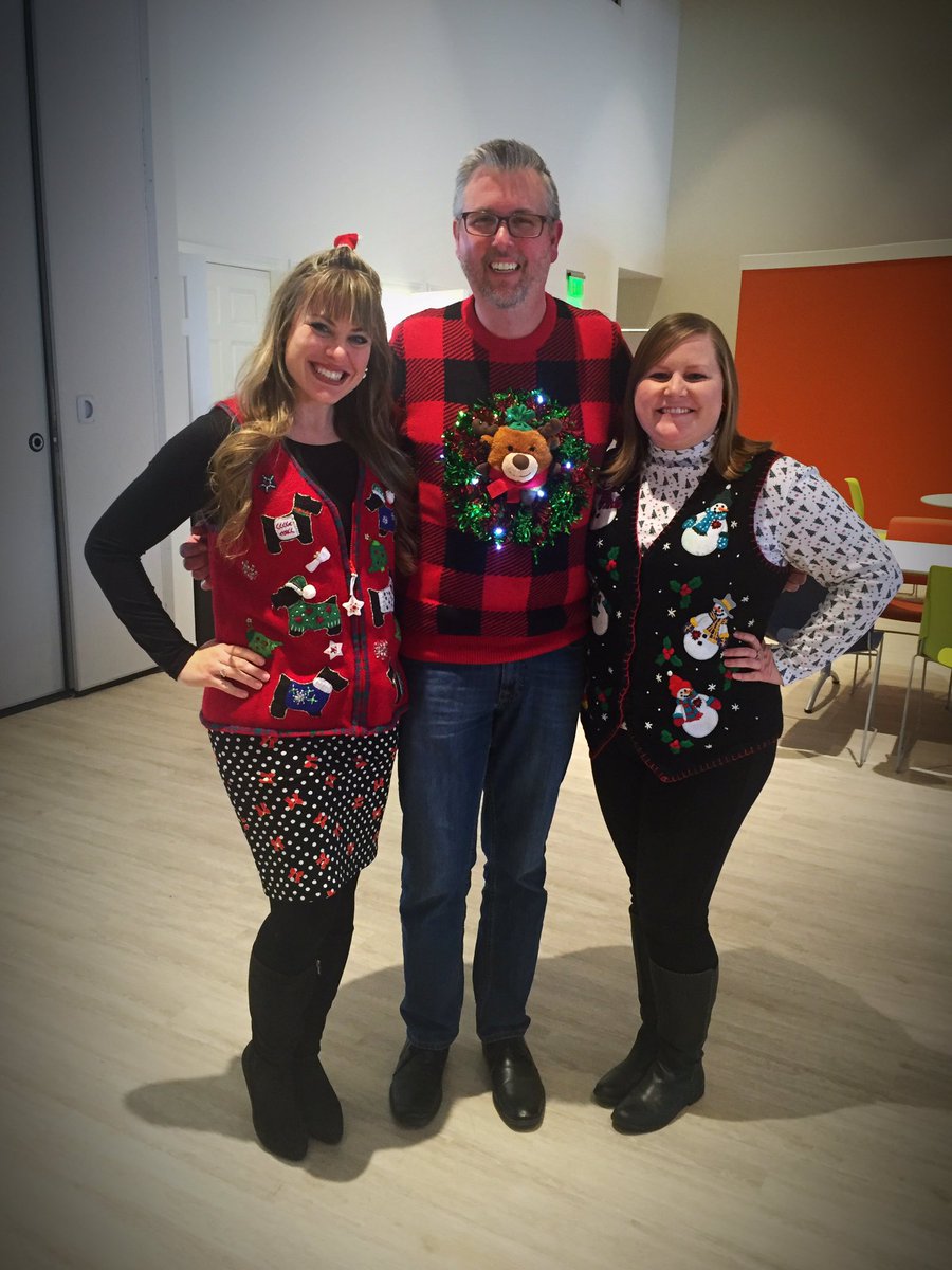jessannenyc's tweet photo. Never a dull moment at VB! #UglySweaterParty #verahappy https://t.co/DGGgcl6zNA
