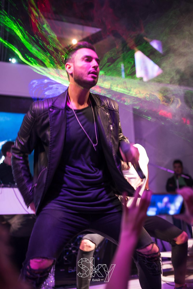 FaydeesquadRO's tweet photo. @Faydee gives everything on stage❤️❤️❤️🎉🎉🎉🔥🔥🔥 #NobodyTour That's Why i love him❤️ Proud of u https://t.co/ZI8xG6crTK