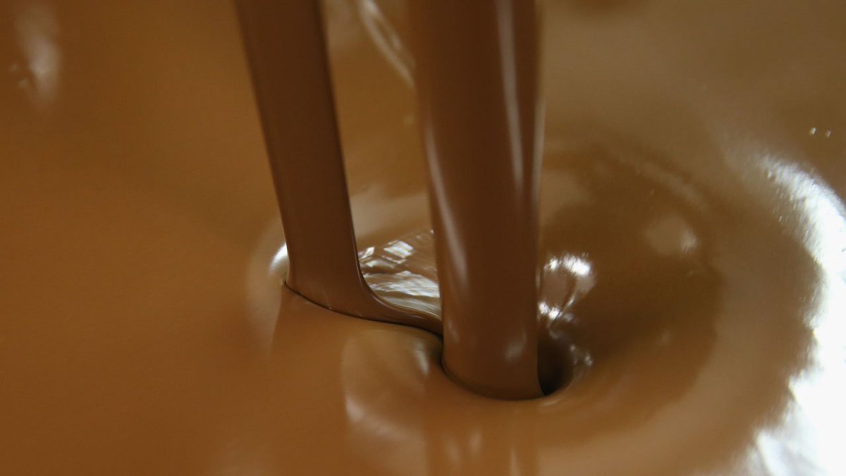 Woman dies after reportedly falling into vat of molten #chocolate bit.ly/2hOLPes https://t.co/gmzCVO7ZZc
