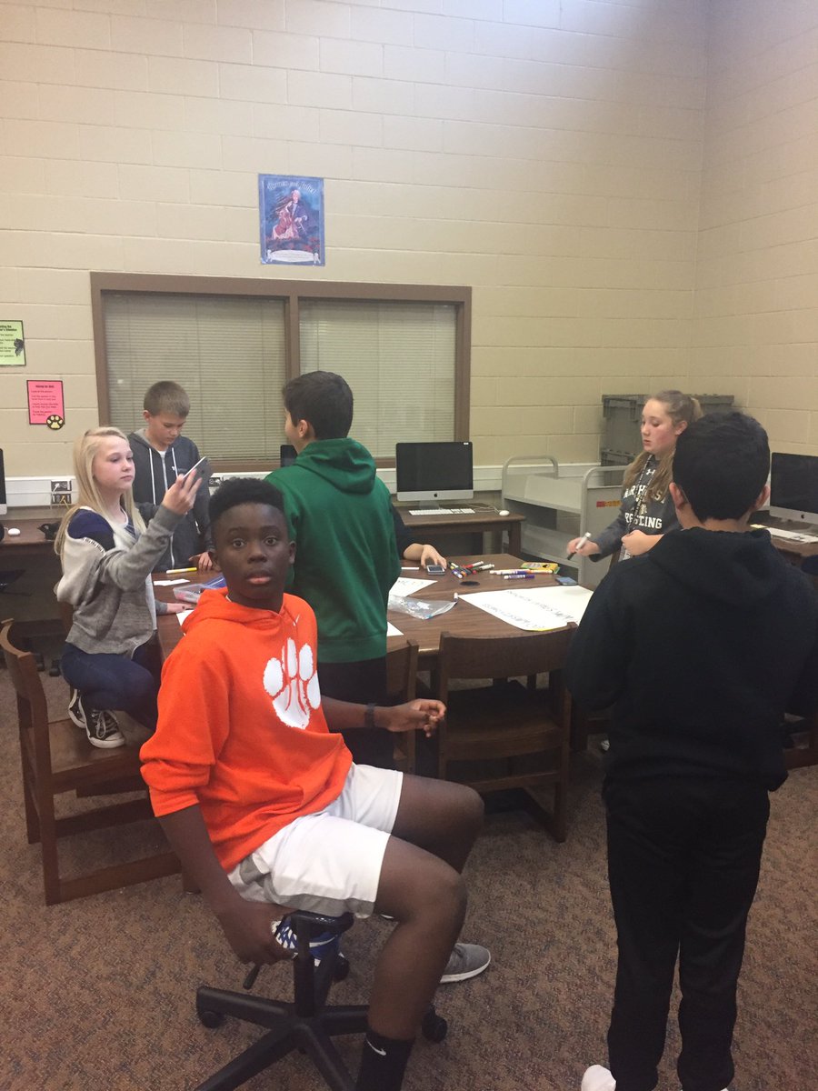 Shelli_Pfeifer's tweet photo. Promoting kindness #wmscougars https://t.co/RVhSr5Od5b