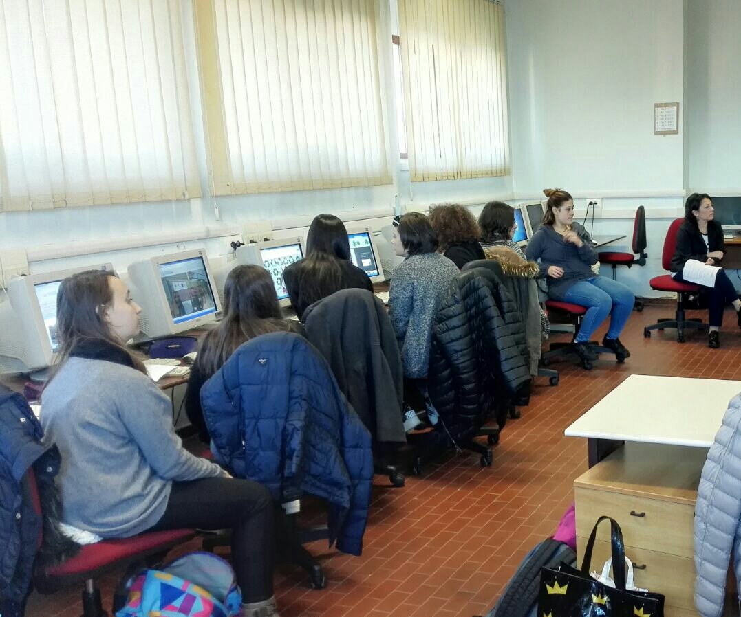 ecothree1617's tweet photo. Insieme per decidere ✌🏻
#ASOC1617 #collettivitá #OpenCoesione #responsabilitá #coinvolgimento #impegnocivico
@europedirectcampobasso https://t.co/Ubq5N2lLwx